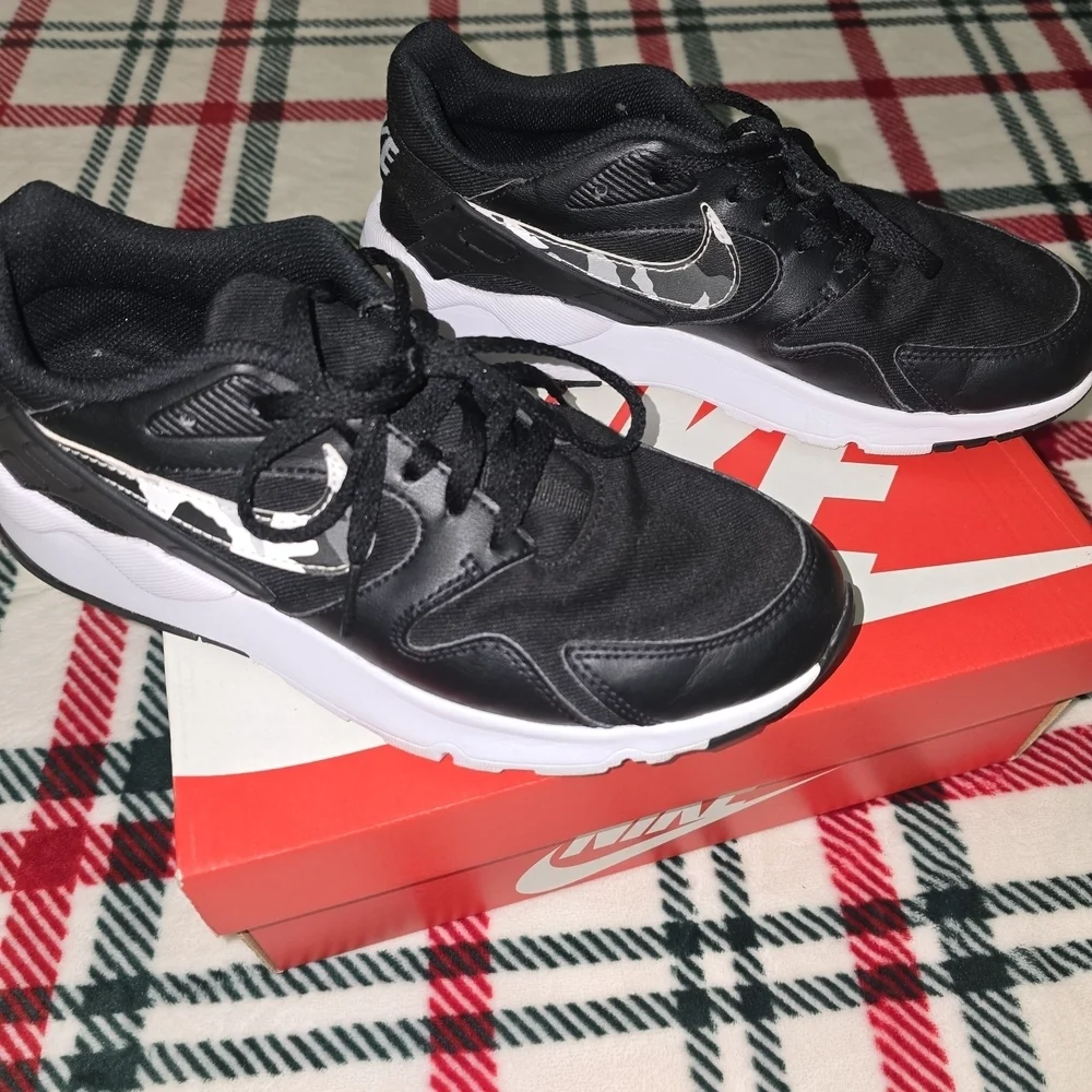 Nike Black and White Sneakers
